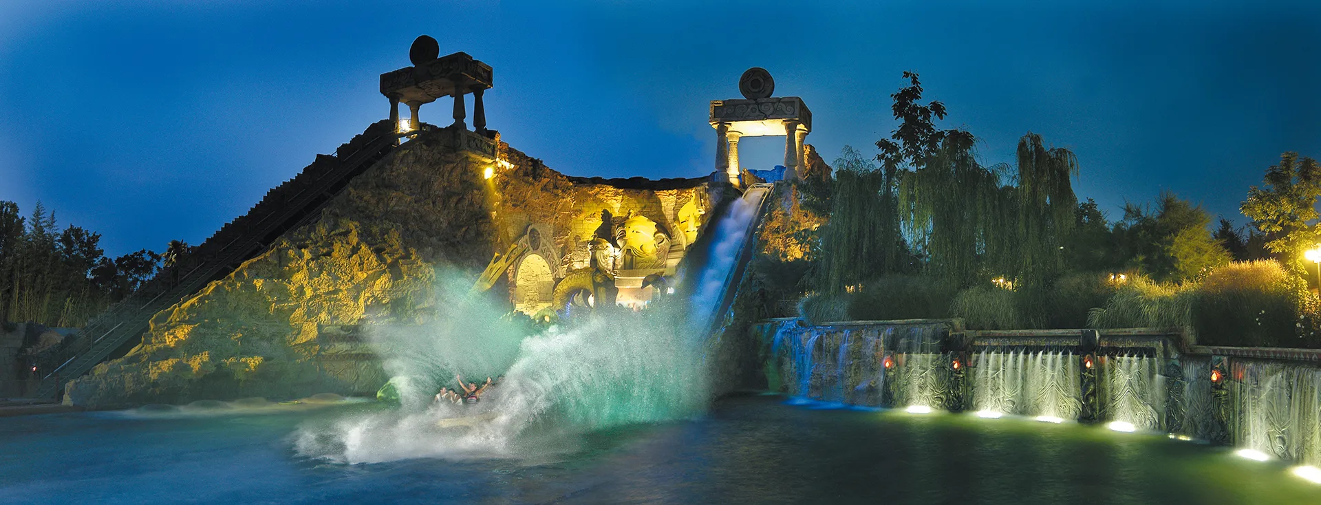 Gardaland Park - Jungle Rapids - Veduta notturna