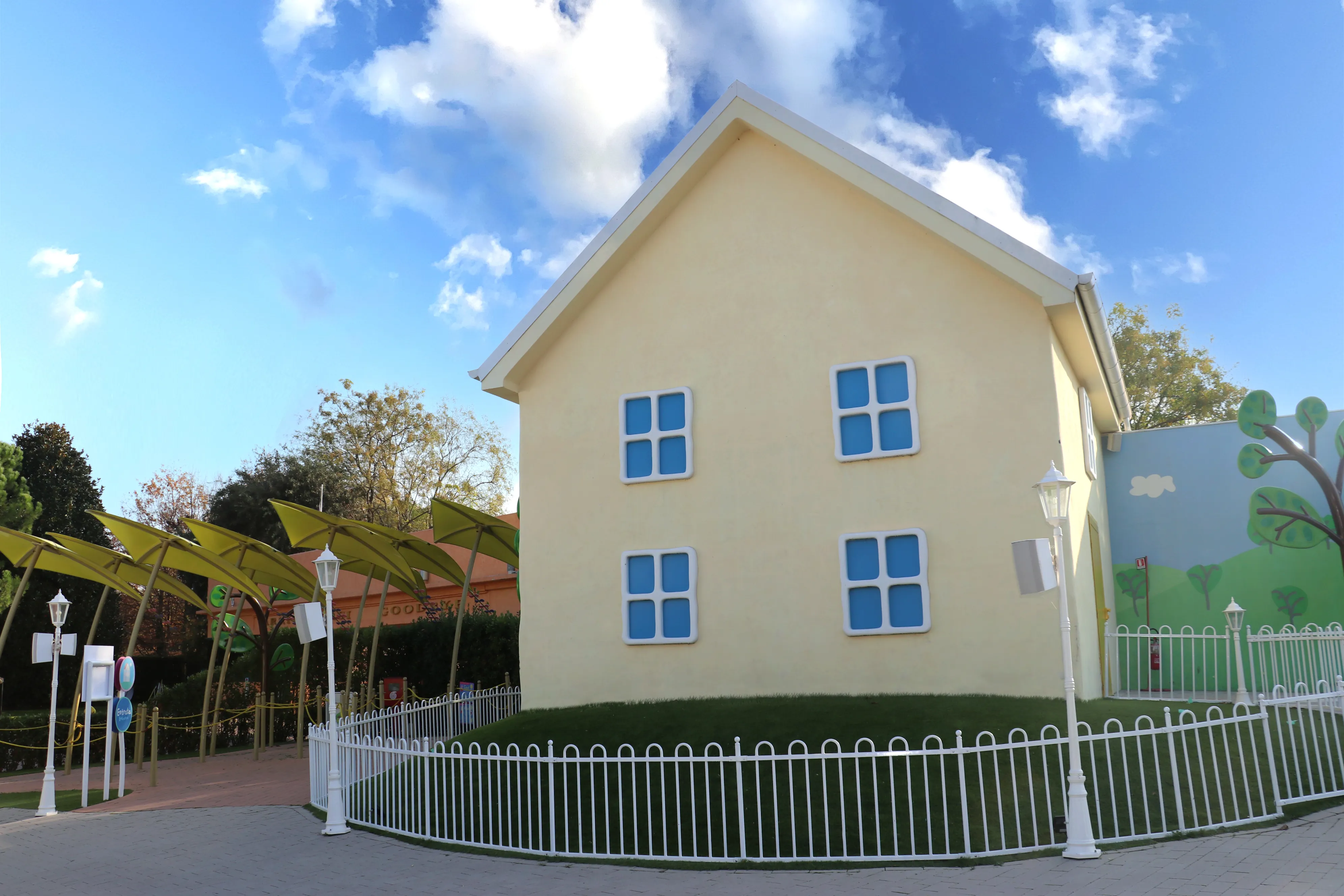 Gardaland Park - Peppa Pig Land - Casa di Peppa Pig - External View
